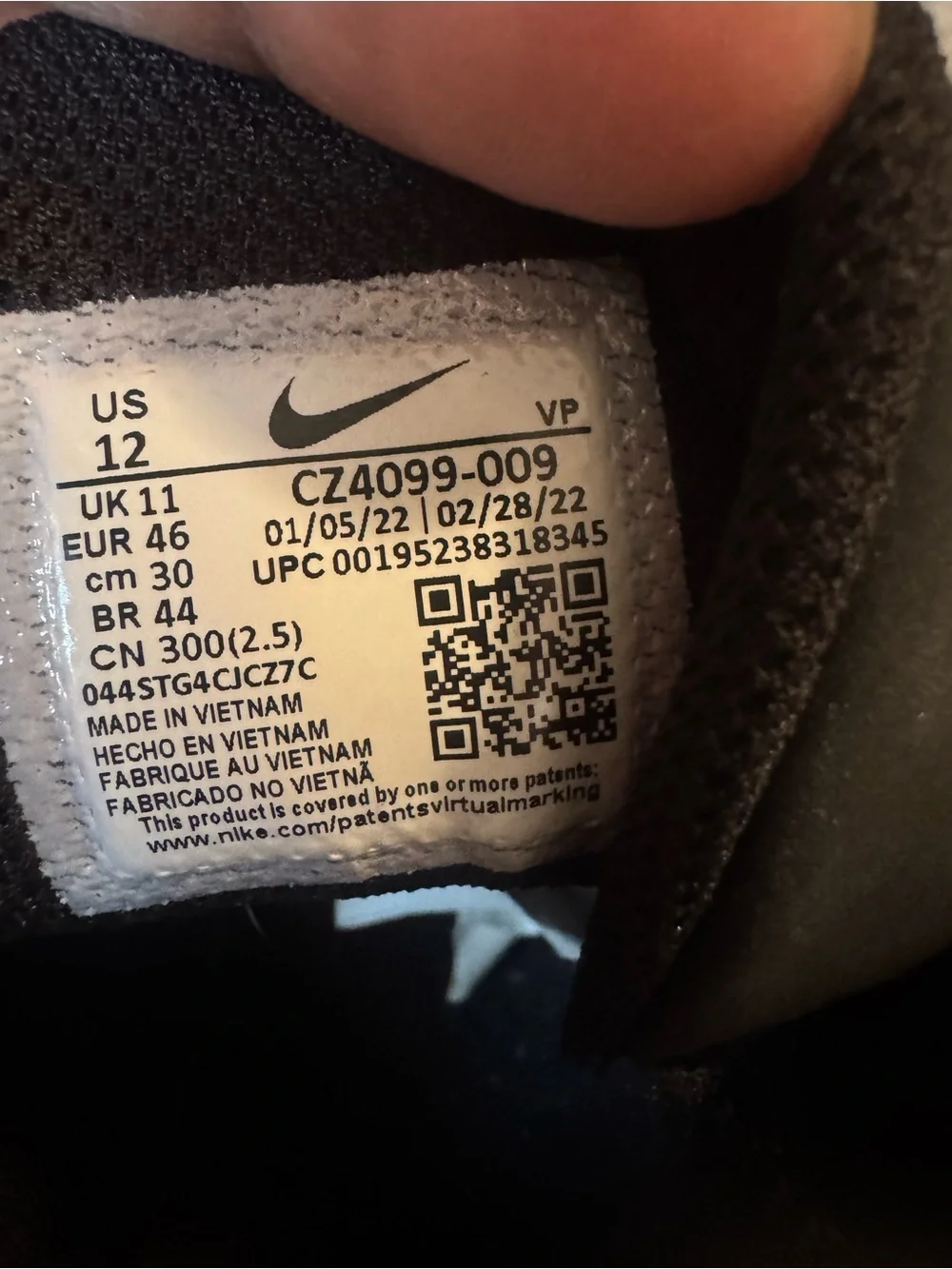 Nike Black and Dark Gray Low-Top Basketball Sneakers